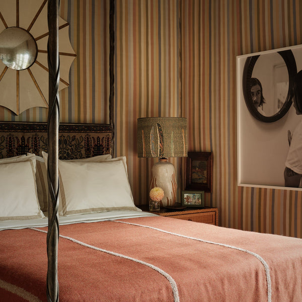 4-Poster Bed with Canopy