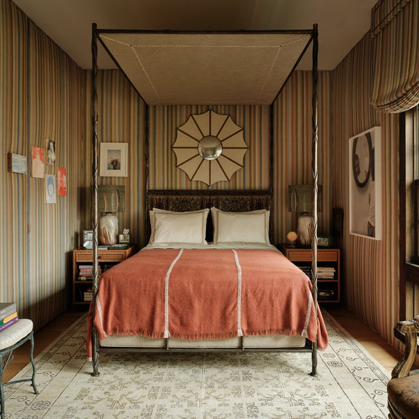 4-Poster Bed with Canopy